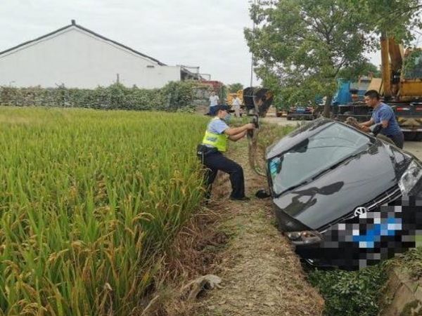 来凤县吊车出租_叉车出租对驾驶人员的资格要求